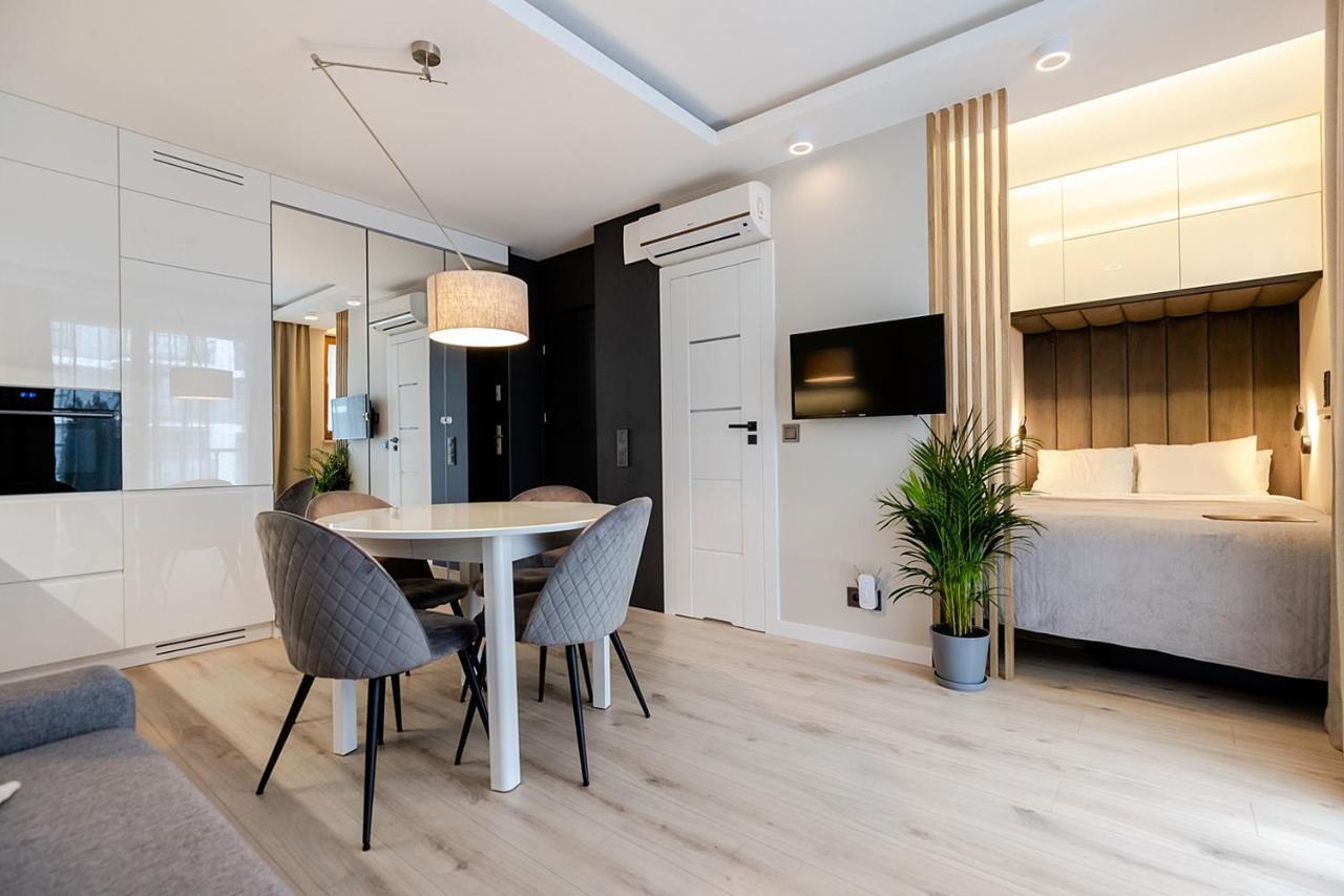 Apartment Wola, Wi-fi, Smart Lock, Air Condition Warsaw