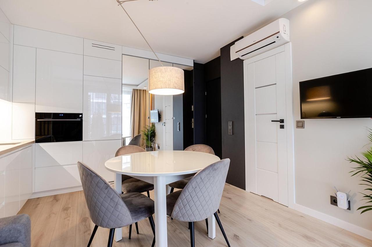 Wola, Wi-fi, Smart Lock, Air Condition